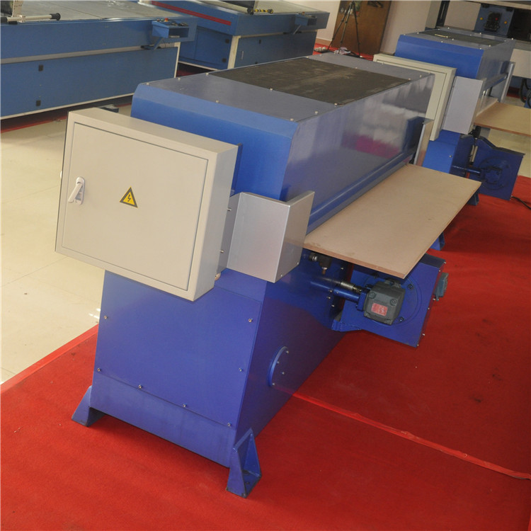 吸塑裁斷機(jī)